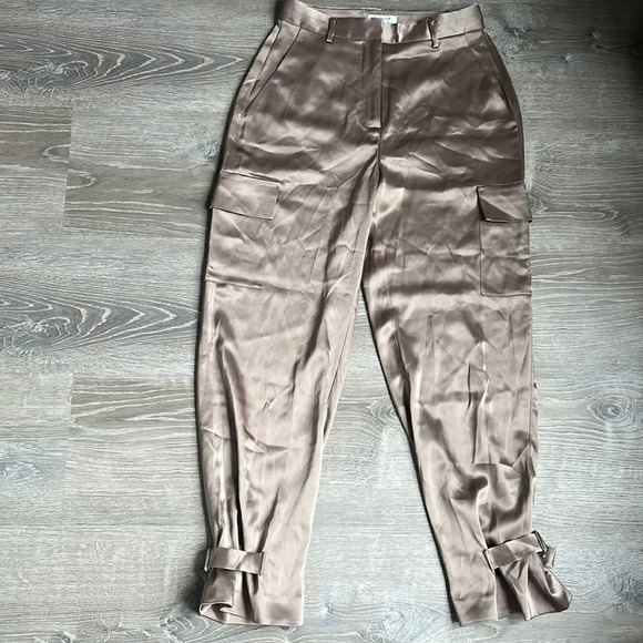 Aritzia Babaton Refined Satin Cargo Pant - Picture 2 of 15